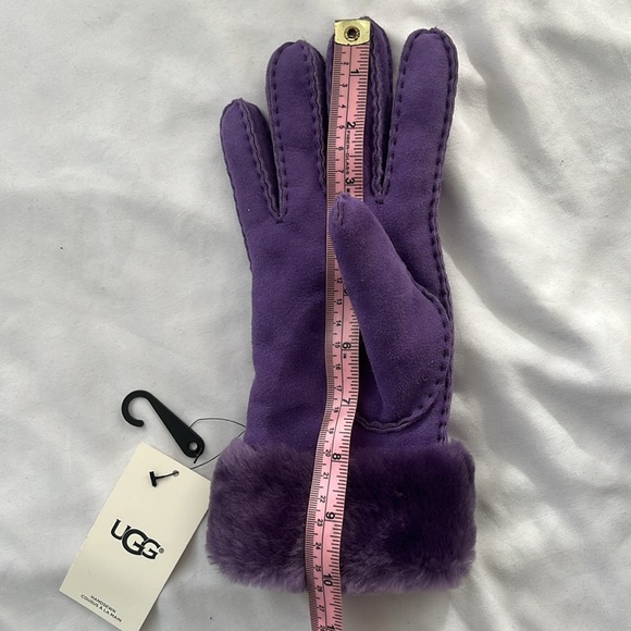 UGG Genuine Shearling Turn Cuff Gloves - PURPLE - Picture 11 of 11